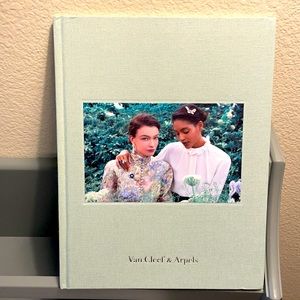 Van cleef & arpels book